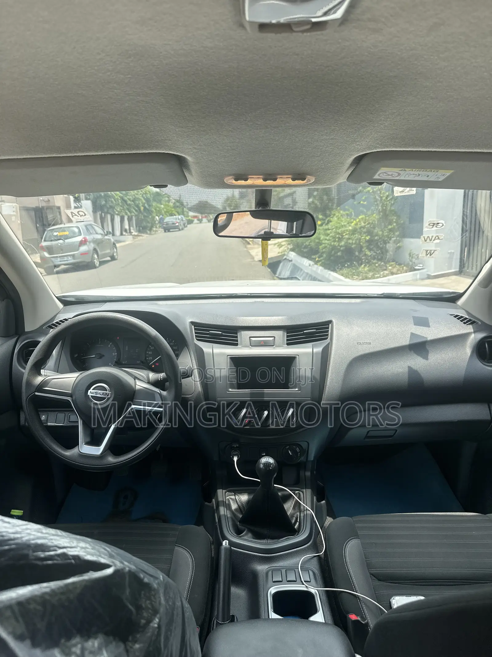 Nissan Navara 2023 White