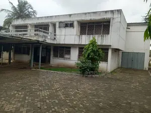 5bdrm House in Osu for sale