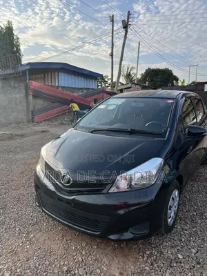 Toyota Vitz 1.3 FWD 5dr 2012 Black