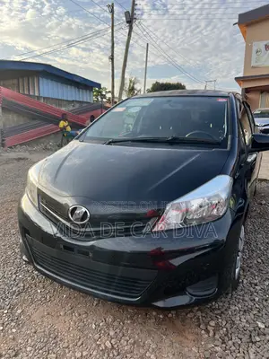 Toyota Vitz 1.3 FWD 5dr 2012 Black