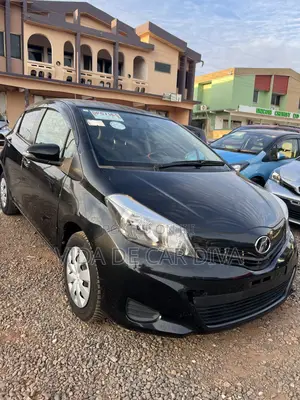 Toyota Vitz 1.3 FWD 5dr 2012 Black
