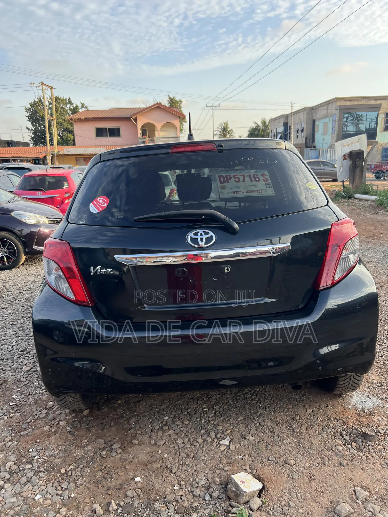 Toyota Vitz 1.3 FWD 5dr 2012 Black
