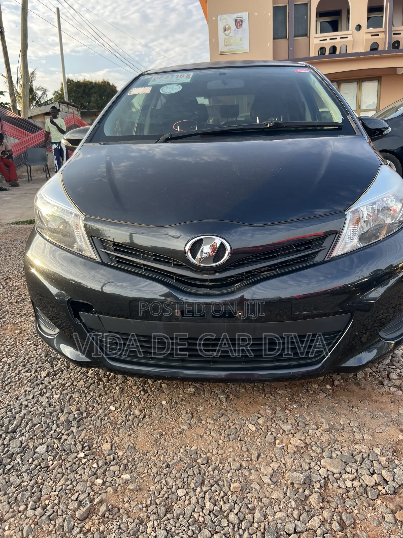 Toyota Vitz 1.3 FWD 5dr 2012 Black