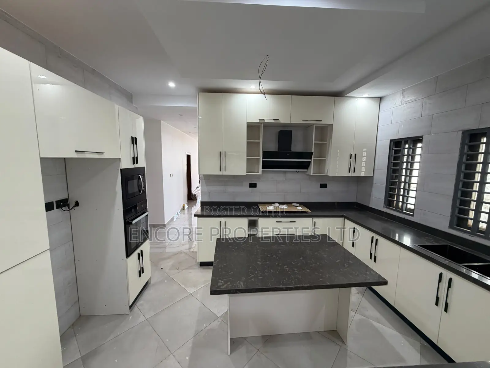 4bdrm House in Oyarifa for sale