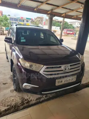 Toyota Highlander 2.7L 2WD 2013 Brown