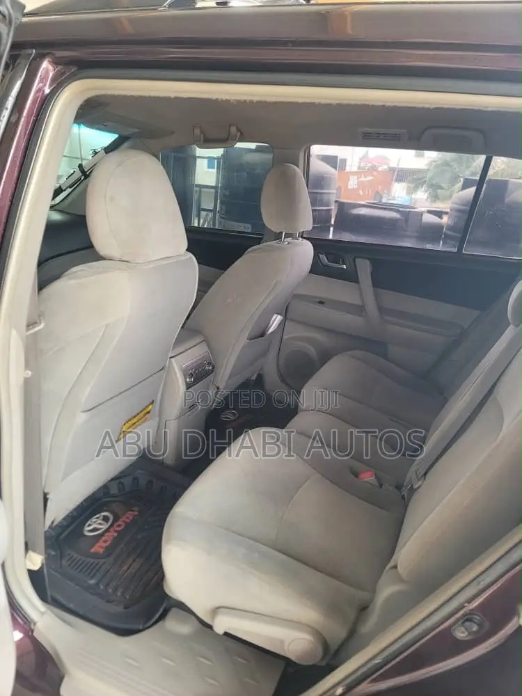 Toyota Highlander 2.7L 2WD 2013 Brown