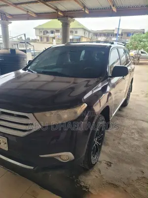 Toyota Highlander 2.7L 2WD 2013 Brown