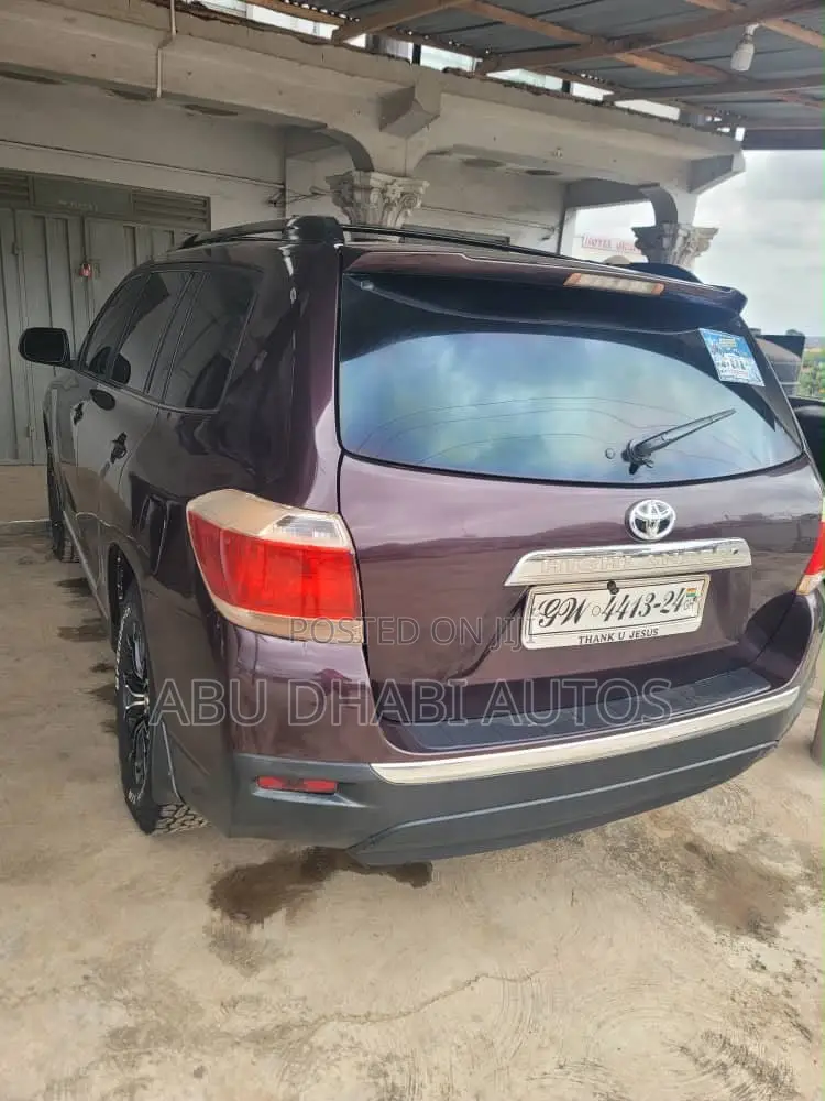 Toyota Highlander 2.7L 2WD 2013 Brown