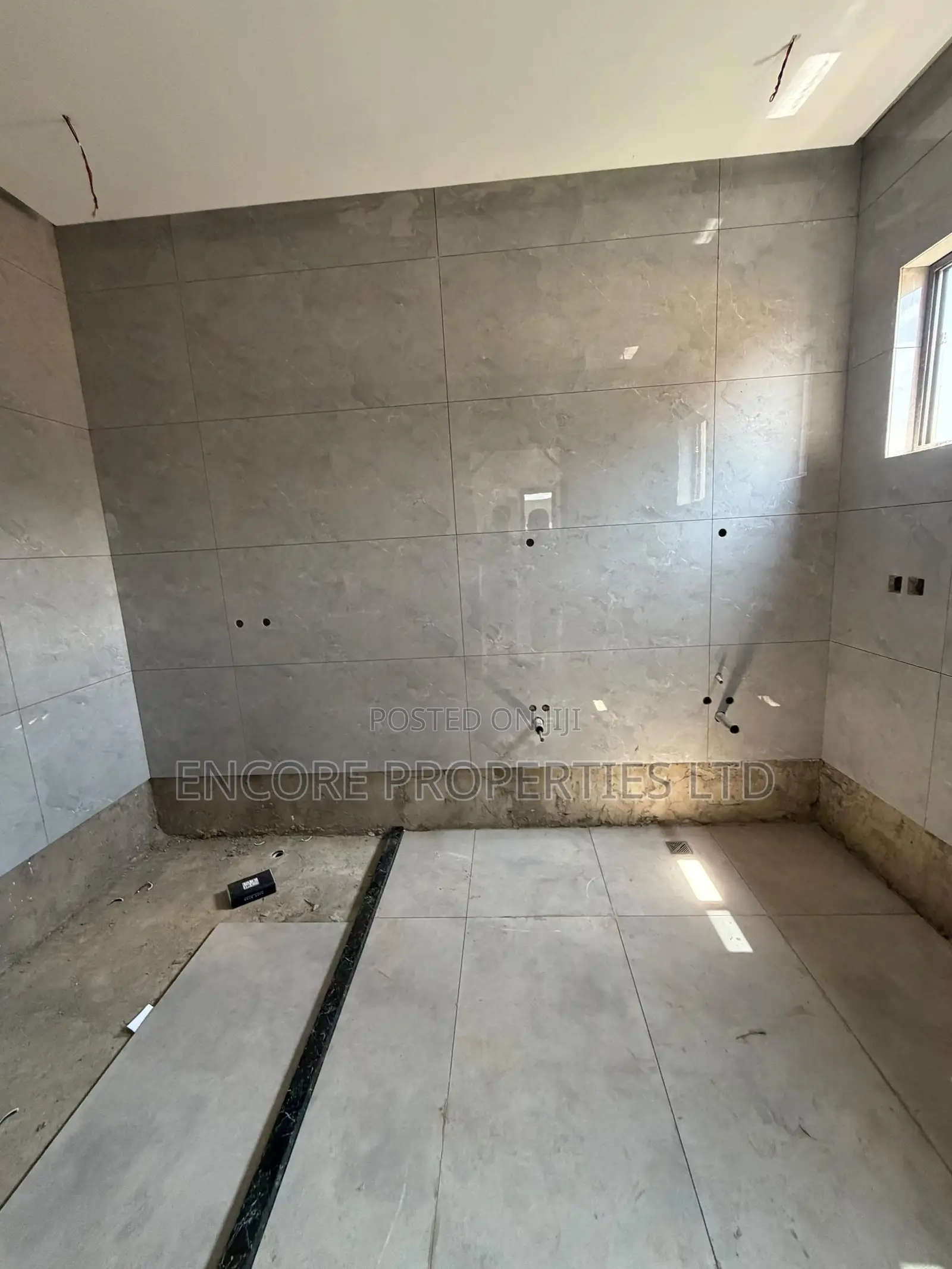 4bdrm House in Adenta for sale