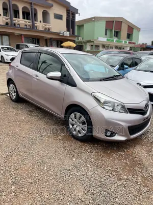 Toyota Vitz 1.3 AWD 5dr 2012 Silver