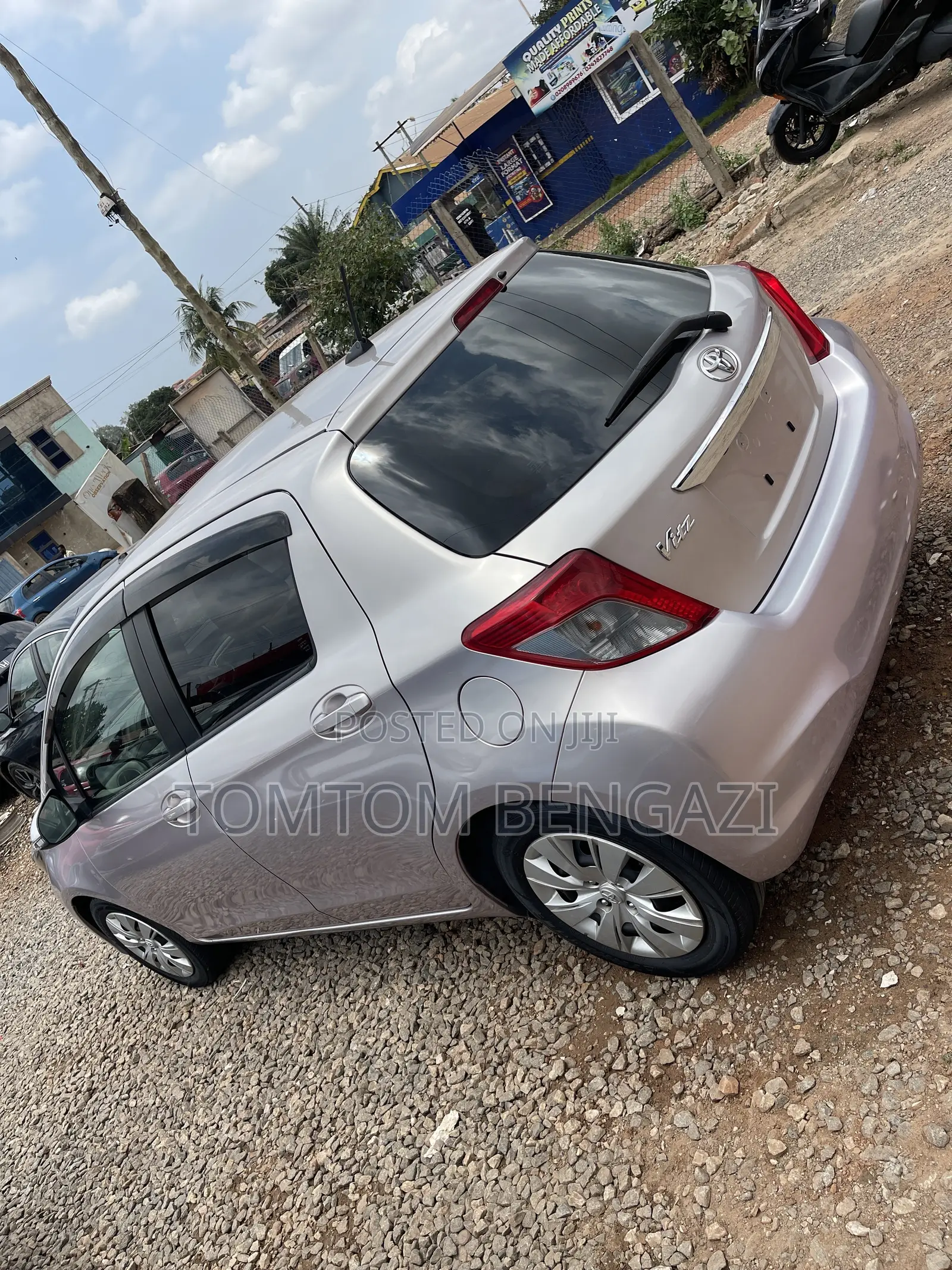 Toyota Vitz 1.3 AWD 5dr 2012 Silver