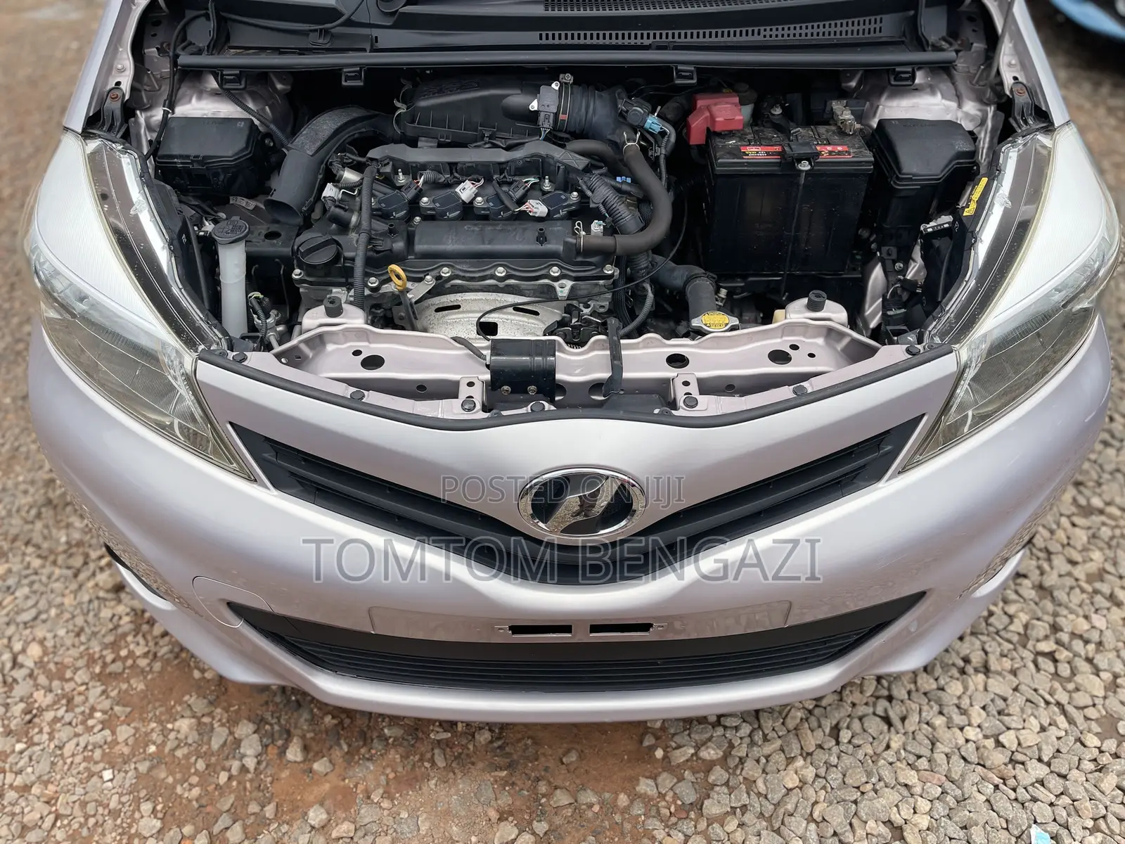Toyota Vitz 1.3 AWD 5dr 2012 Silver