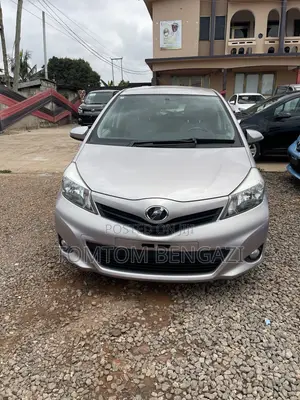 Toyota Vitz 1.3 AWD 5dr 2012 Silver