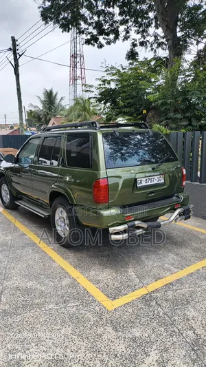 Nissan Pathfinder SE Off-road 4x4 2005 Green