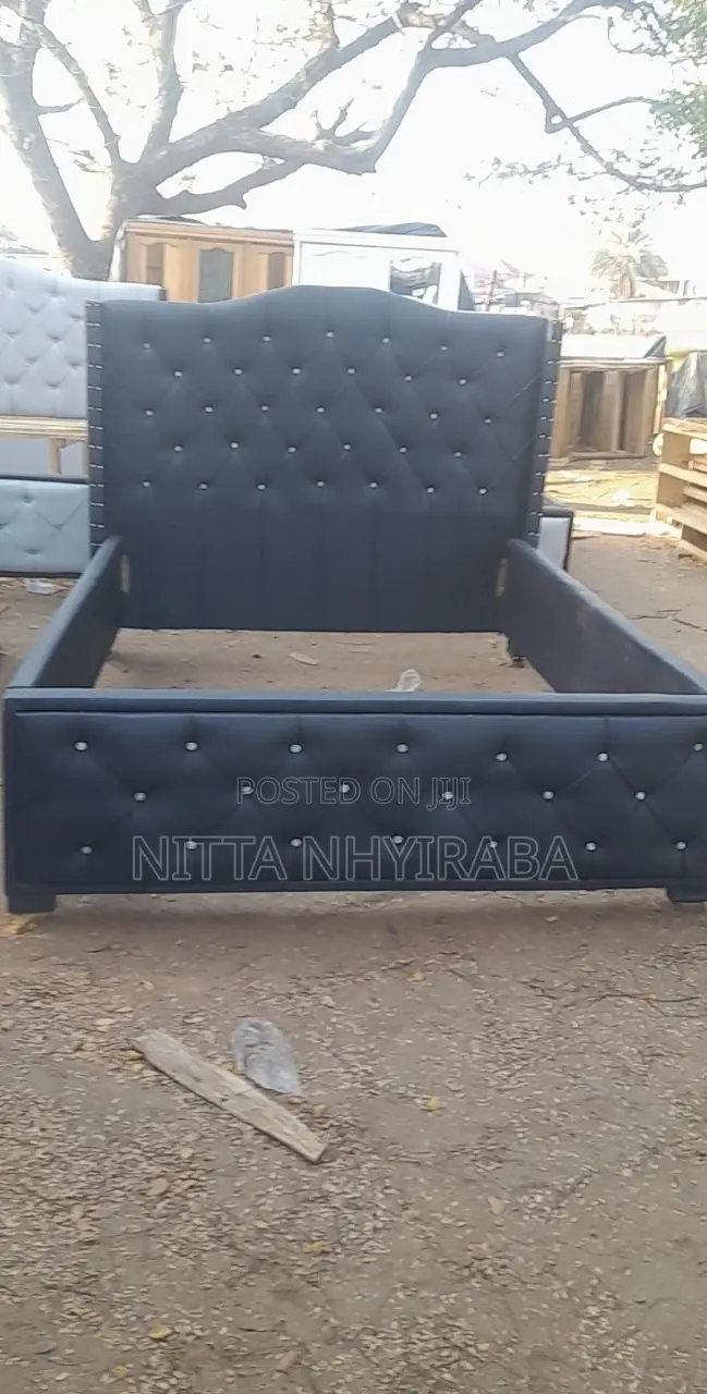Durable King Sized Bed and Foreign Mattress