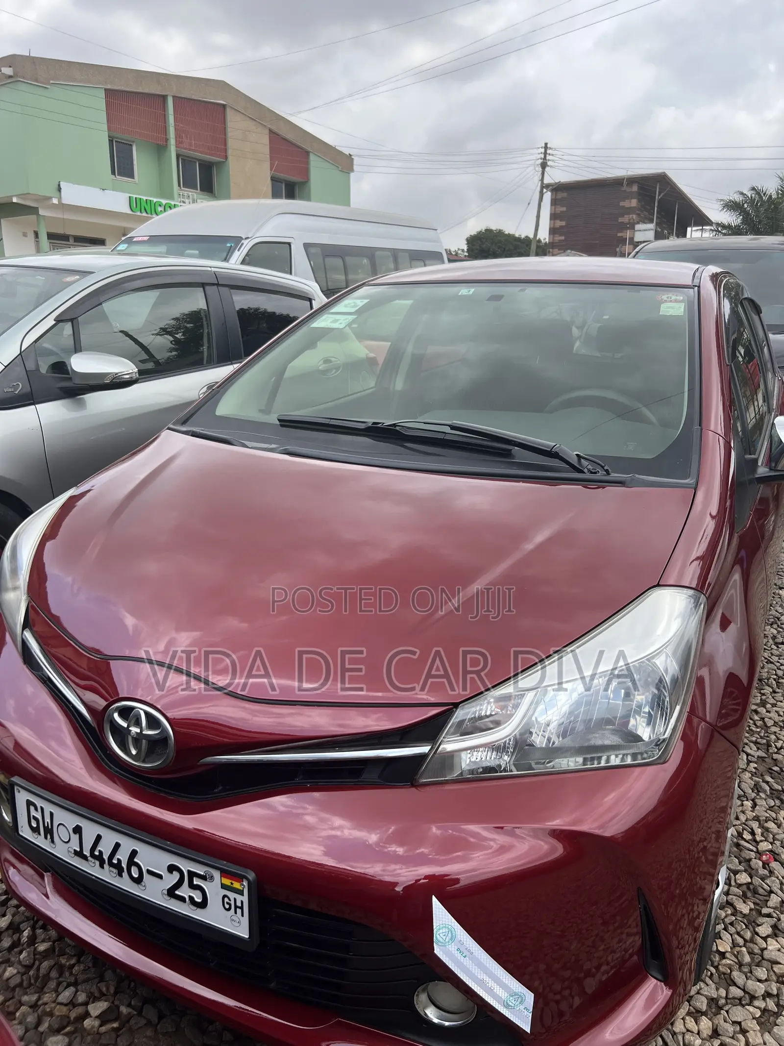 Toyota Vitz 1.3 FWD 3dr 2015 Burgundy