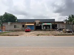 7bdrm House in Amasaman for sale