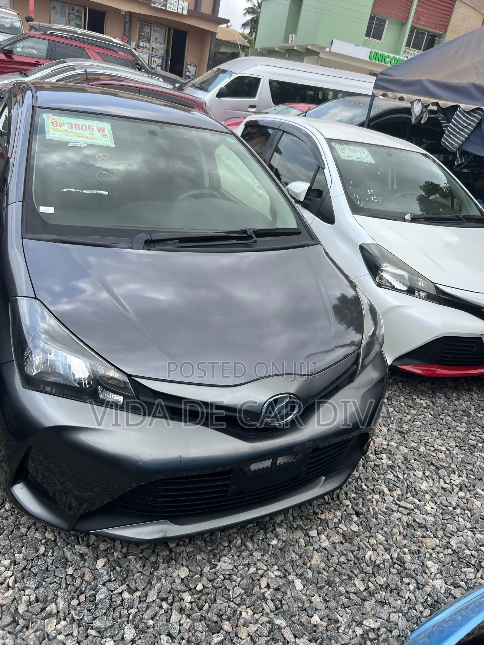 Toyota Vitz 1.3 FWD 5dr 2015 Gray