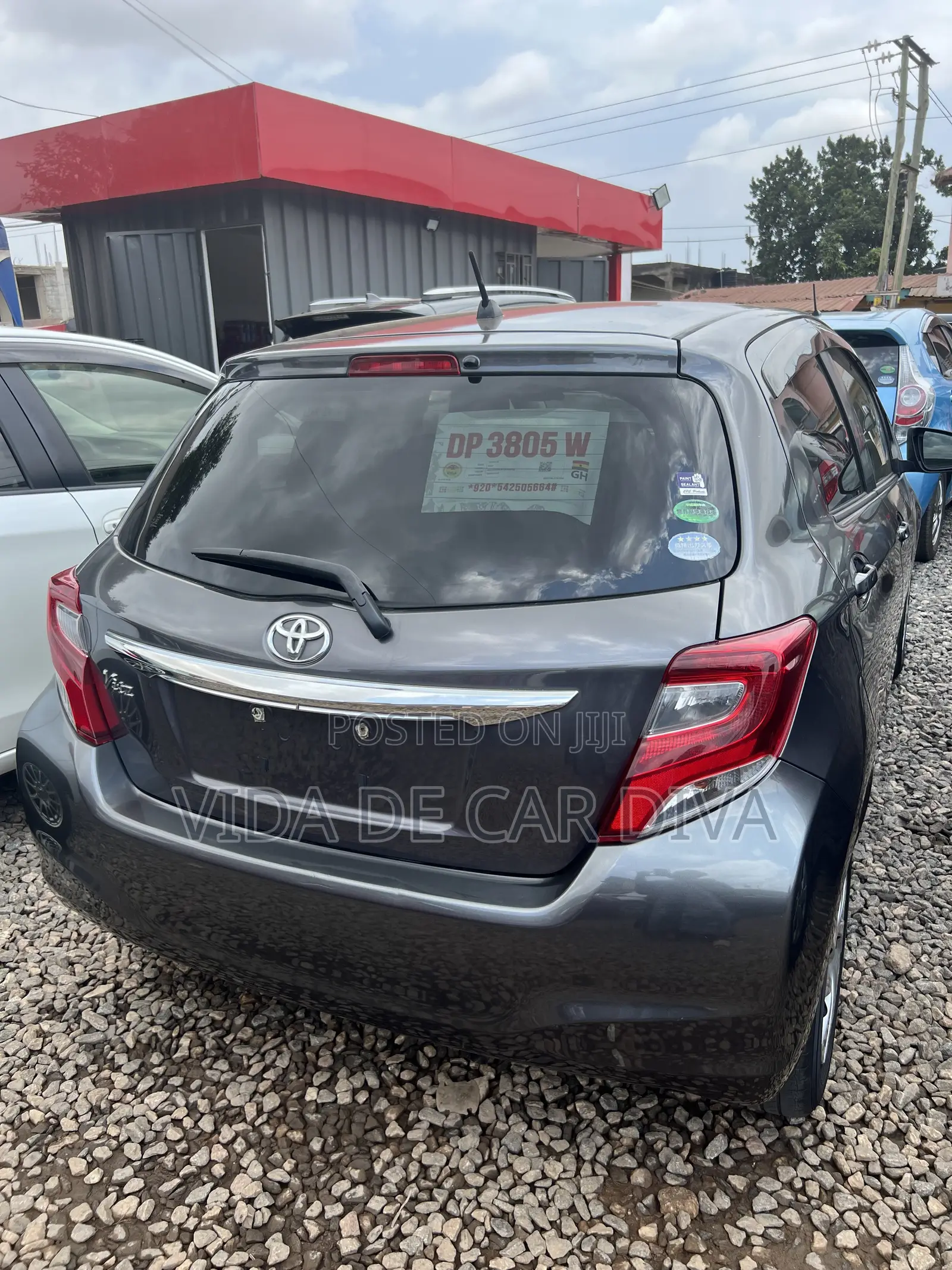 Toyota Vitz 1.3 FWD 5dr 2015 Gray