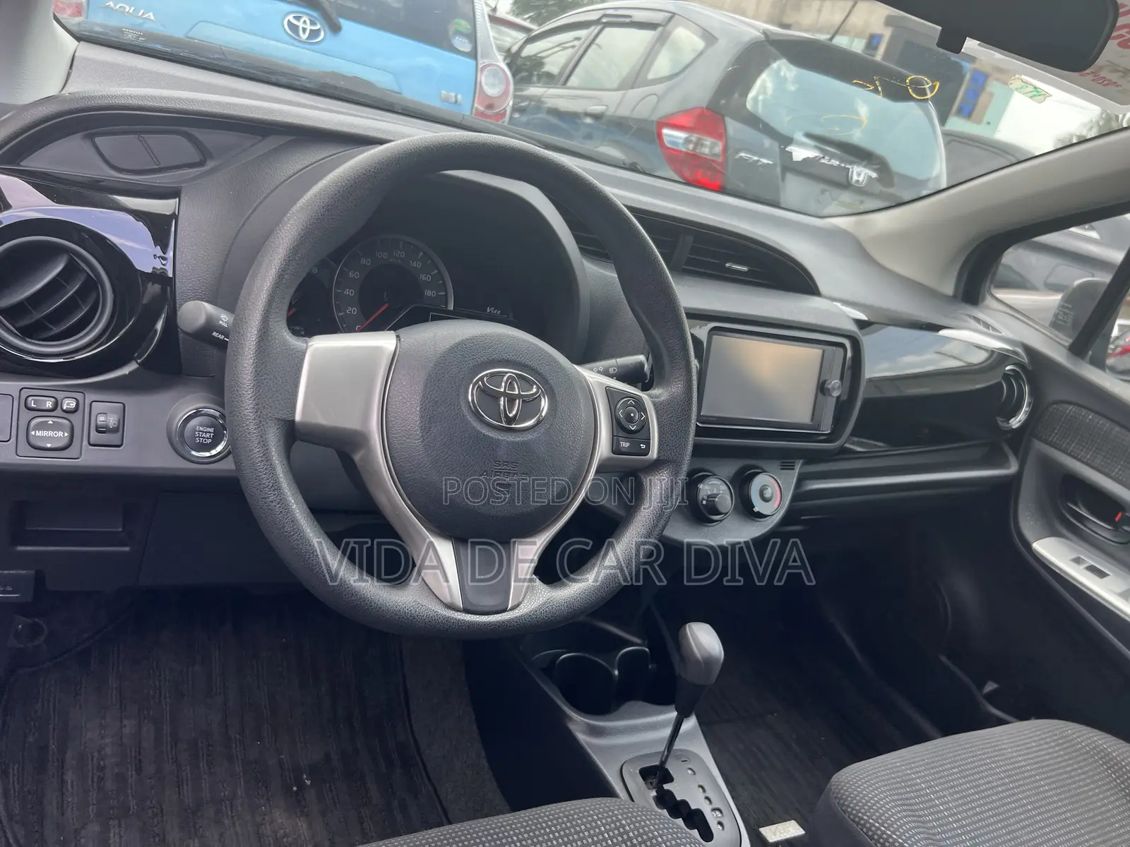 Toyota Vitz 1.3 FWD 5dr 2015 Gray