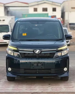 Toyota Voxy X 2WD 7-Seater 2014 Teal