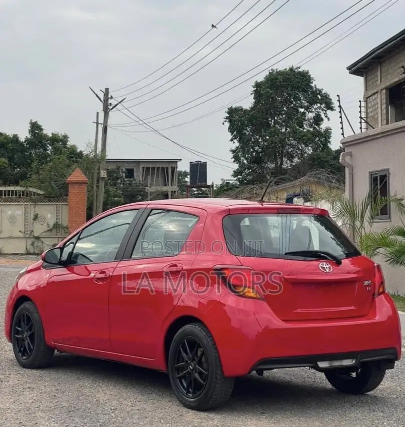 Toyota Yaris 2015 Red