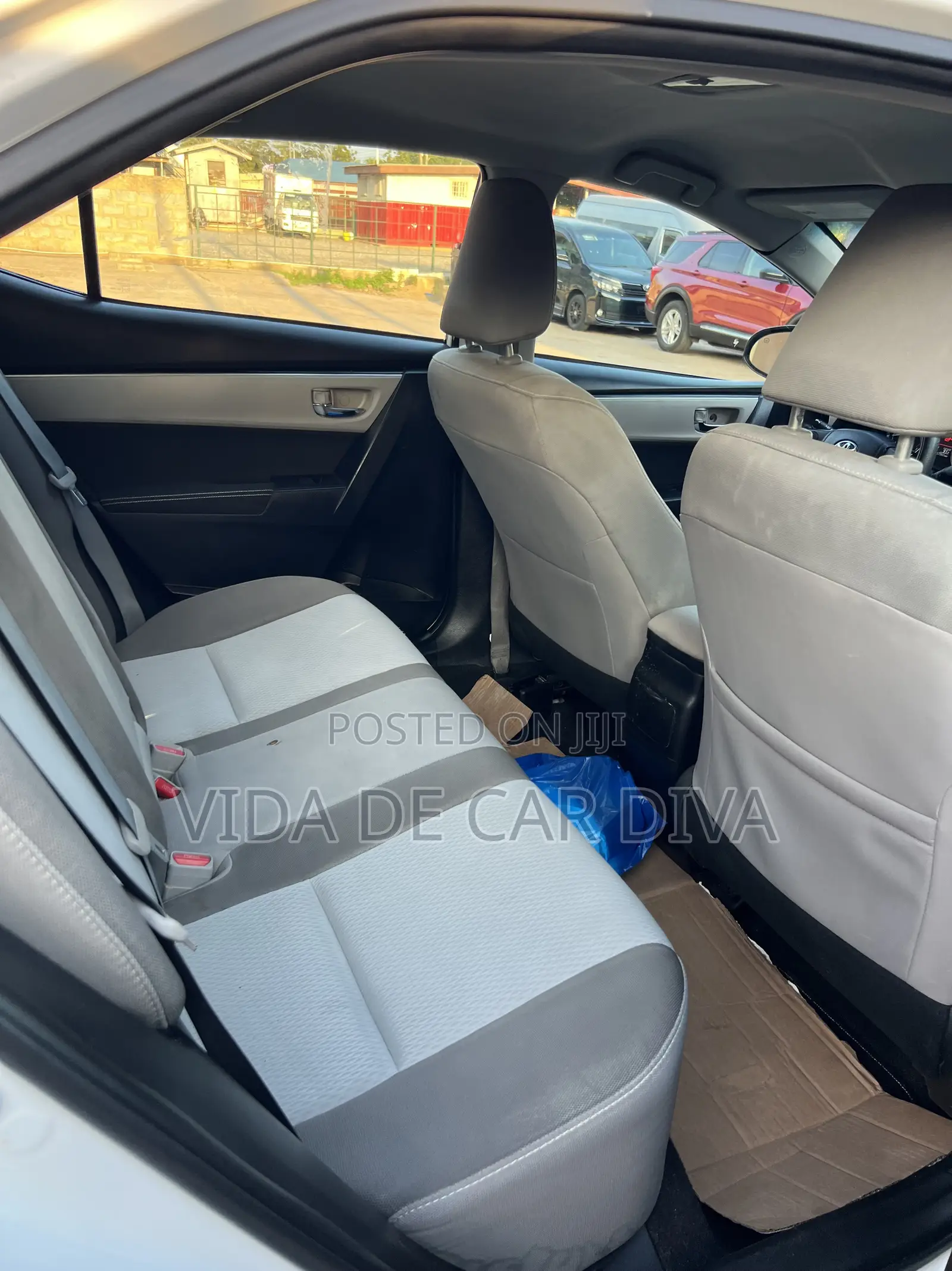 Toyota Corolla SE 4dr Sedan (1.8L 4cyl CVT) 2017 White