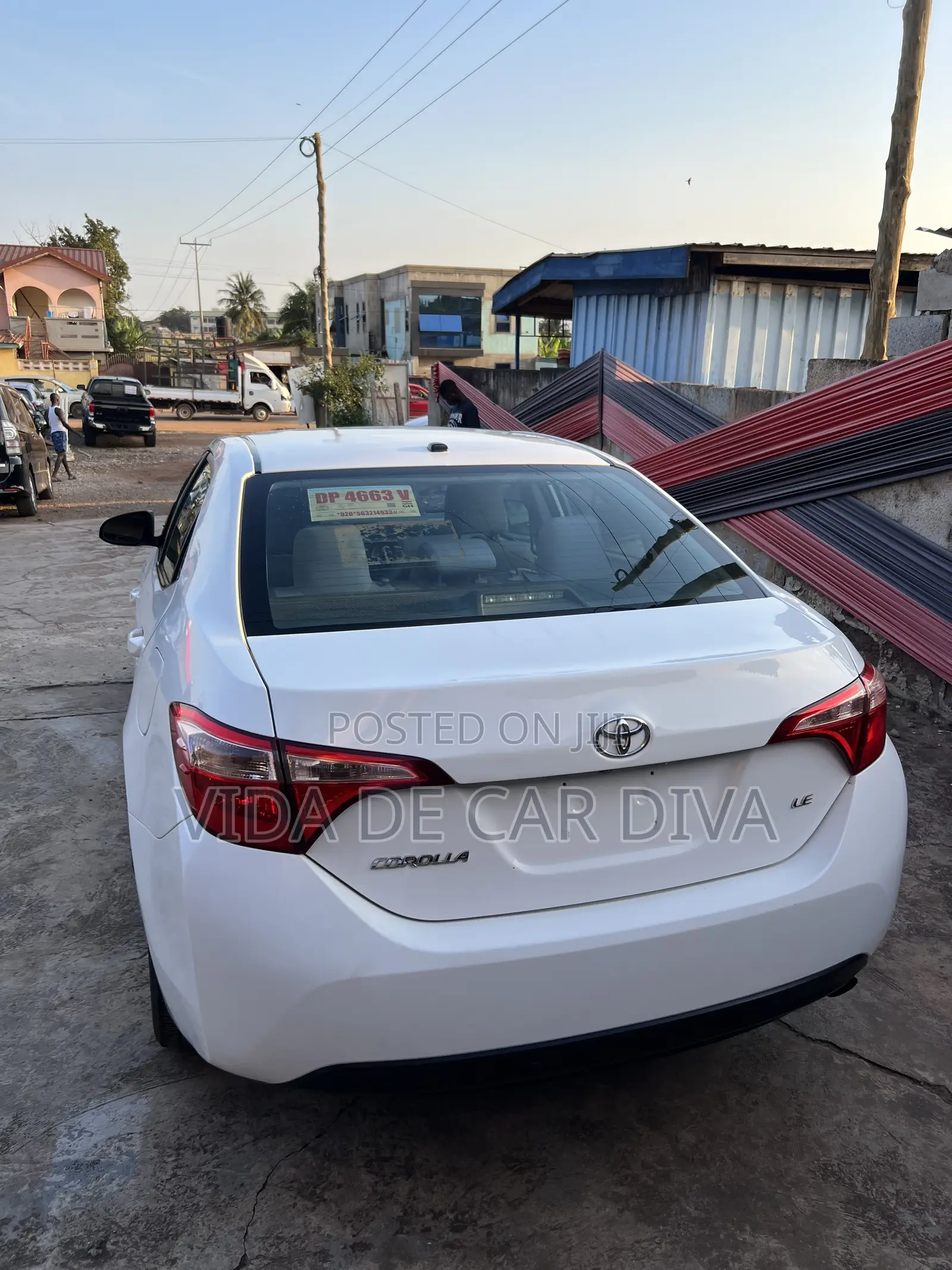 Toyota Corolla SE 4dr Sedan (1.8L 4cyl CVT) 2017 White