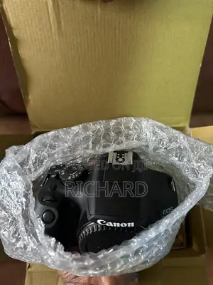 Canon Eos Rebel T7 DSLR Camera Ef-S