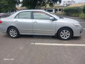 Toyota Corolla Altis 2013 Silver