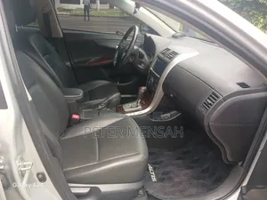 Toyota Corolla Altis 2013 Silver