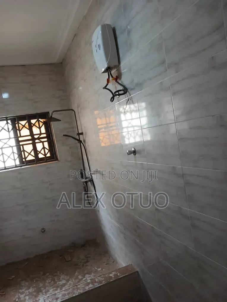 4bdrm House in Alex Otuo Properties, Kumasi Metropolitan for rent