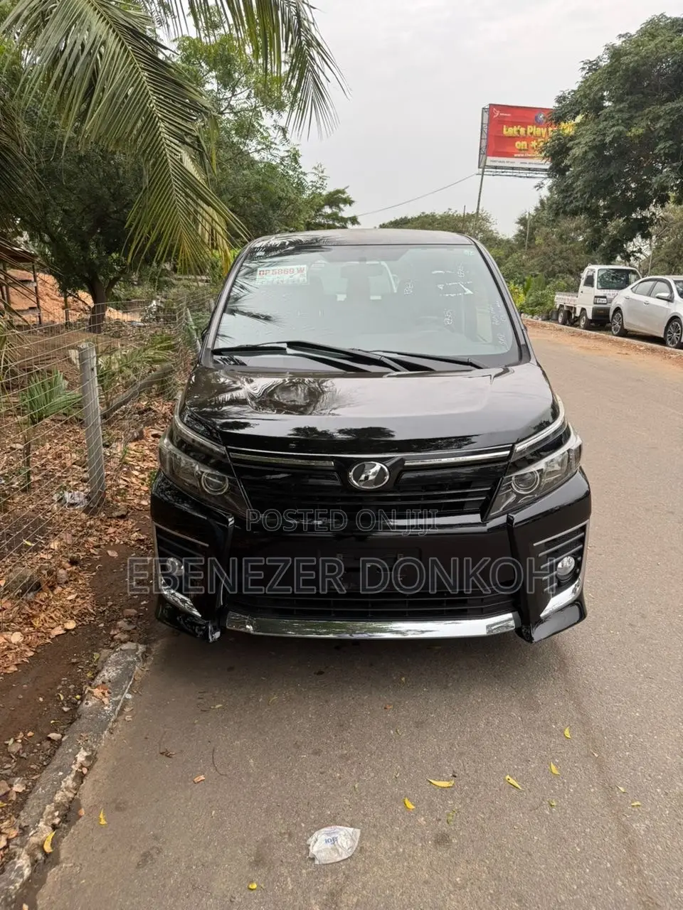 Toyota Voxy X 2WD 7-Seater 2014 Black