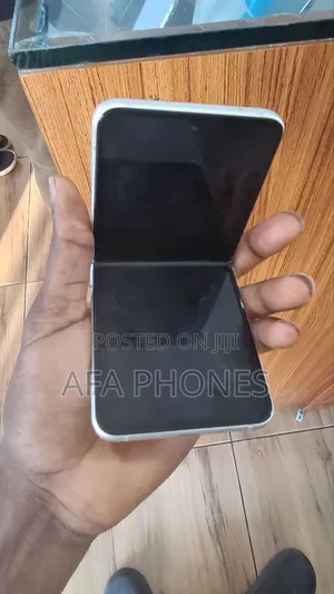 Samsung Galaxy Z Flip 3 256 GB Gold