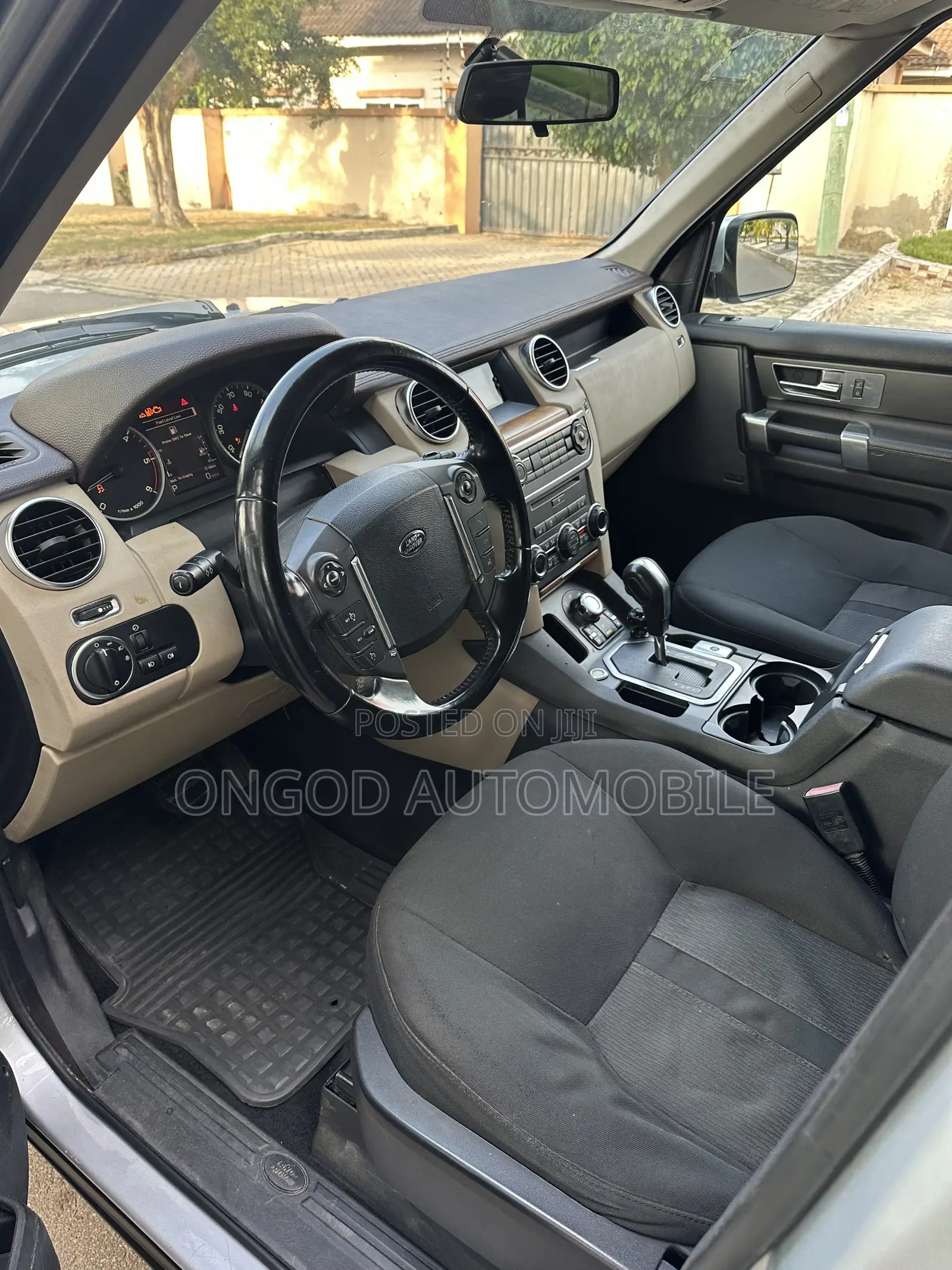 Land Rover Discovery 2012 Silver