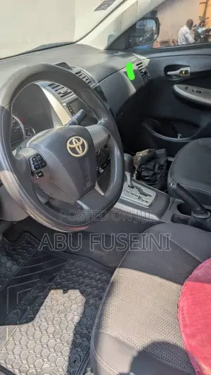 Toyota Corolla L 4-Speed Automatic 2013 Black