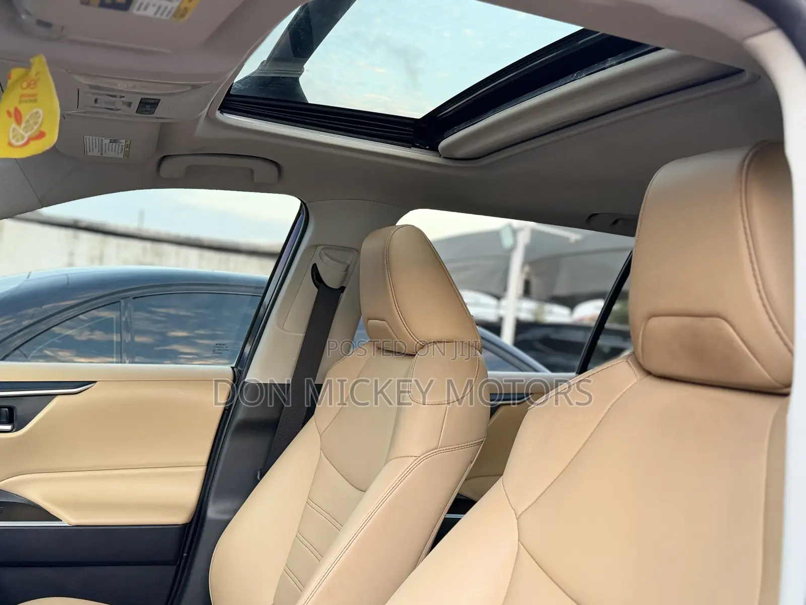 Toyota RAV4 XLE Premium 2025 Blue