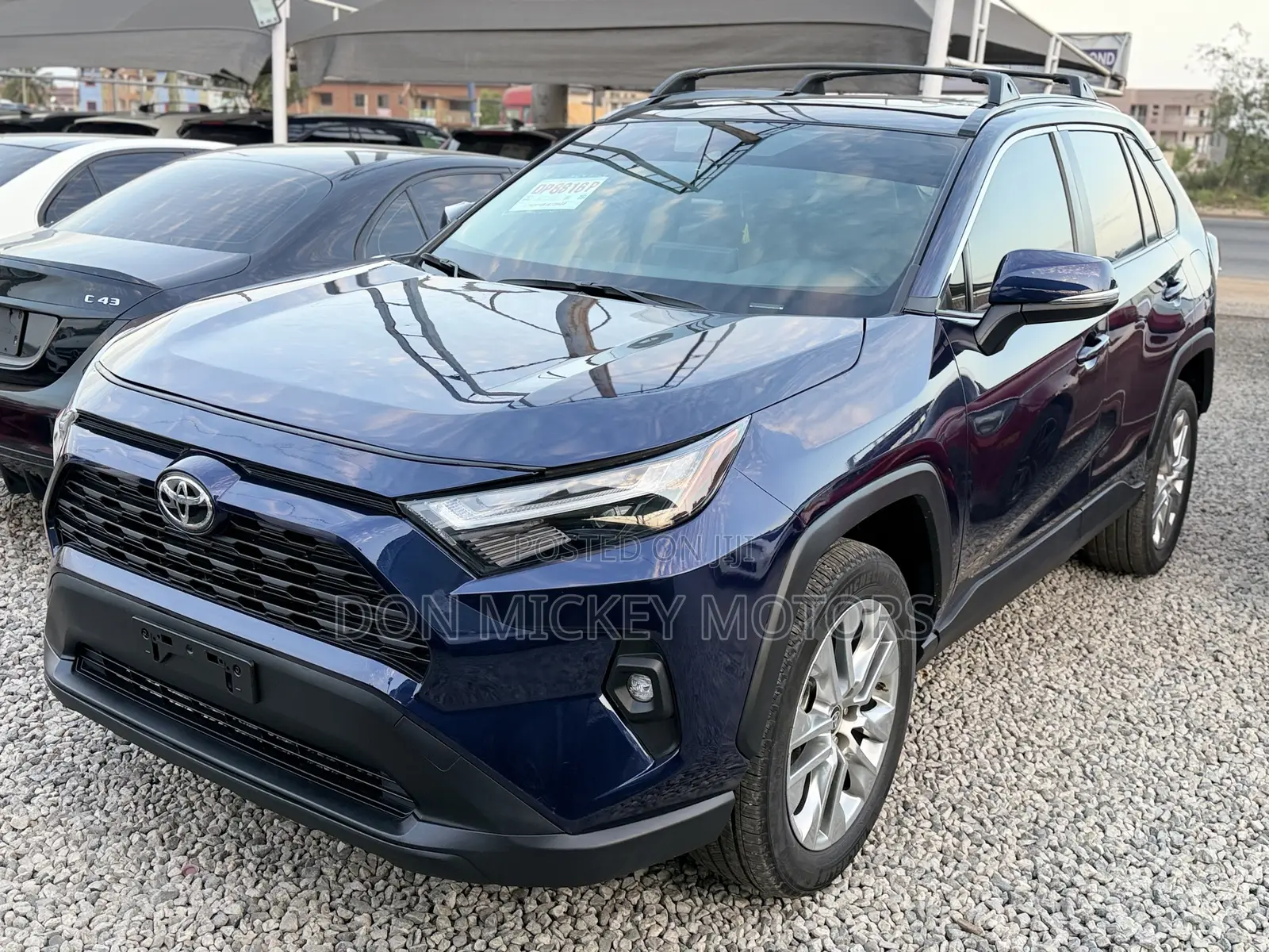 Toyota RAV4 XLE Premium 2025 Blue
