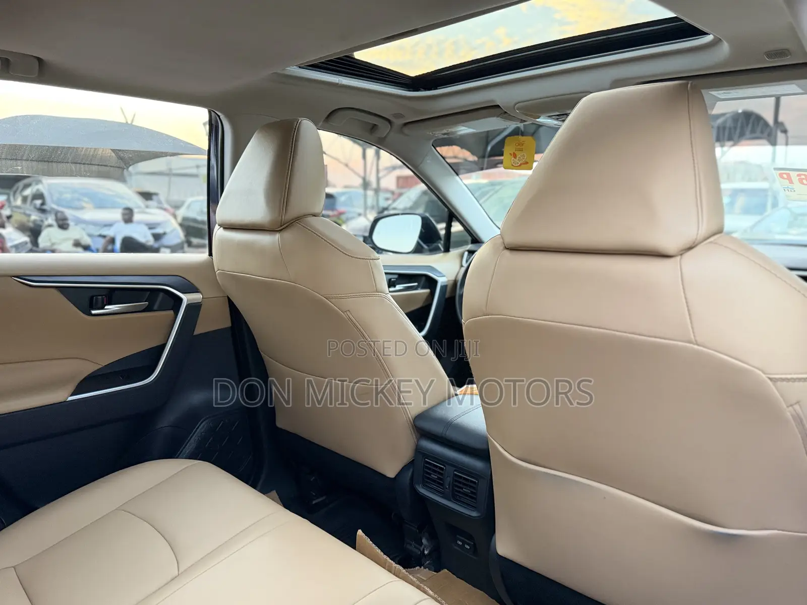 Toyota RAV4 XLE Premium 2025 Blue