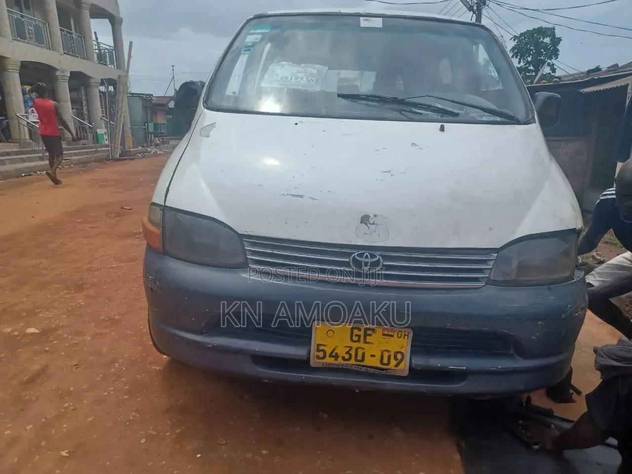 Toyota HiAce 2000 White