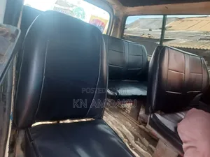 Toyota HiAce 2000 White