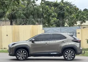 Toyota Yaris Cross 1.5 AWD 2023 Brown