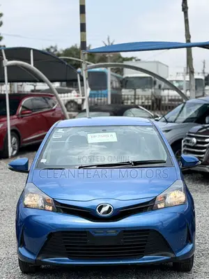 Toyota Vitz 2015 Blue