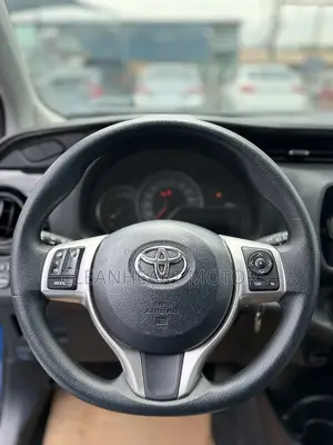 Toyota Vitz 2015 Blue