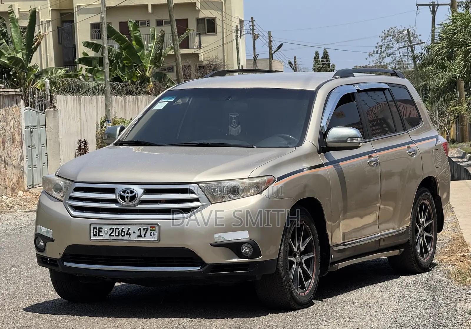 Toyota Highlander SE 3.5L 2WD 2013 Gold