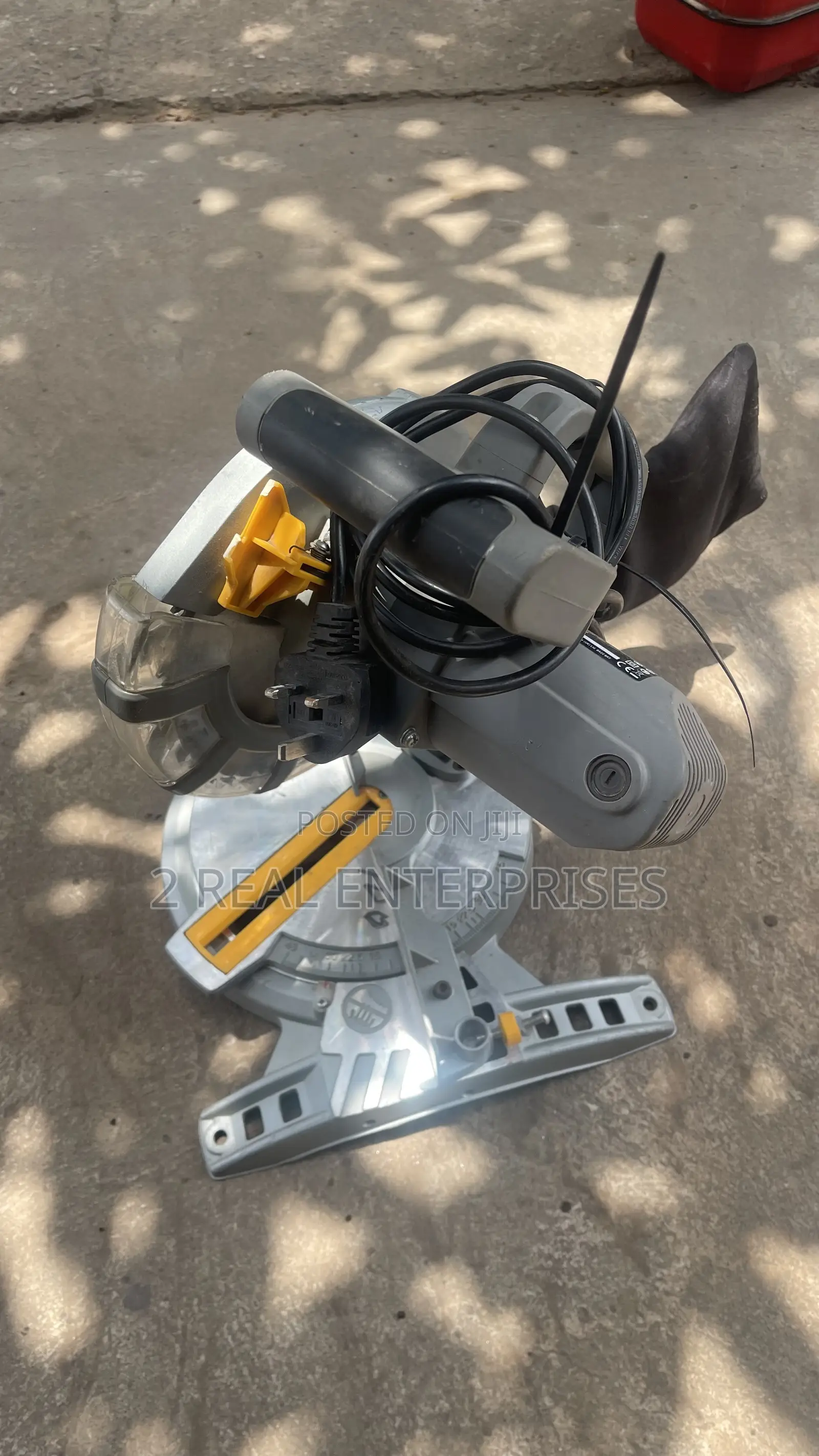 Titan 210mm Electric Sliding Mitre Saw