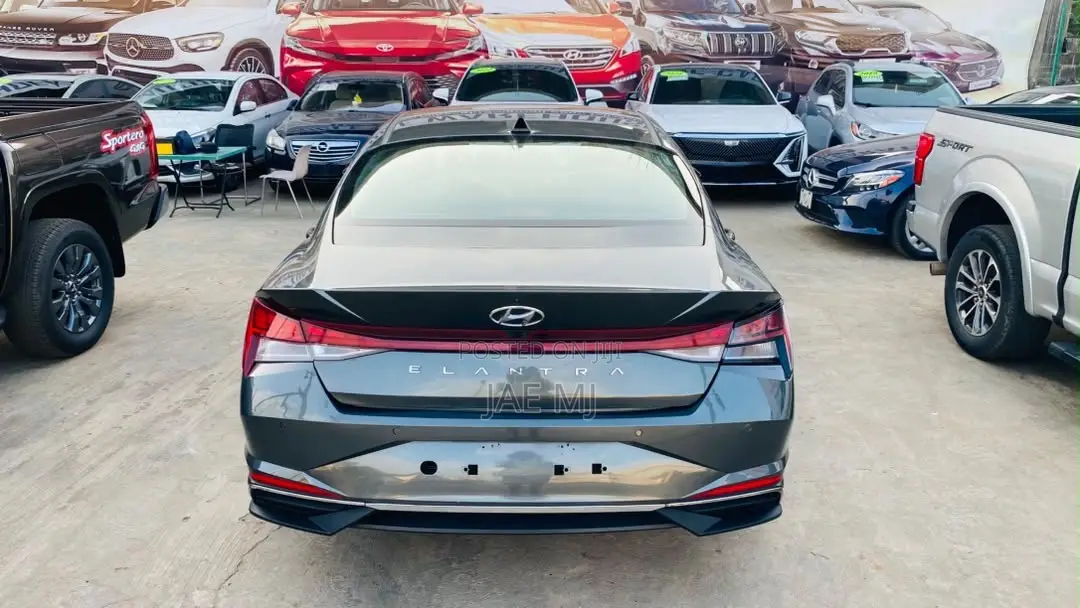 Hyundai Elantra 2021 Gray