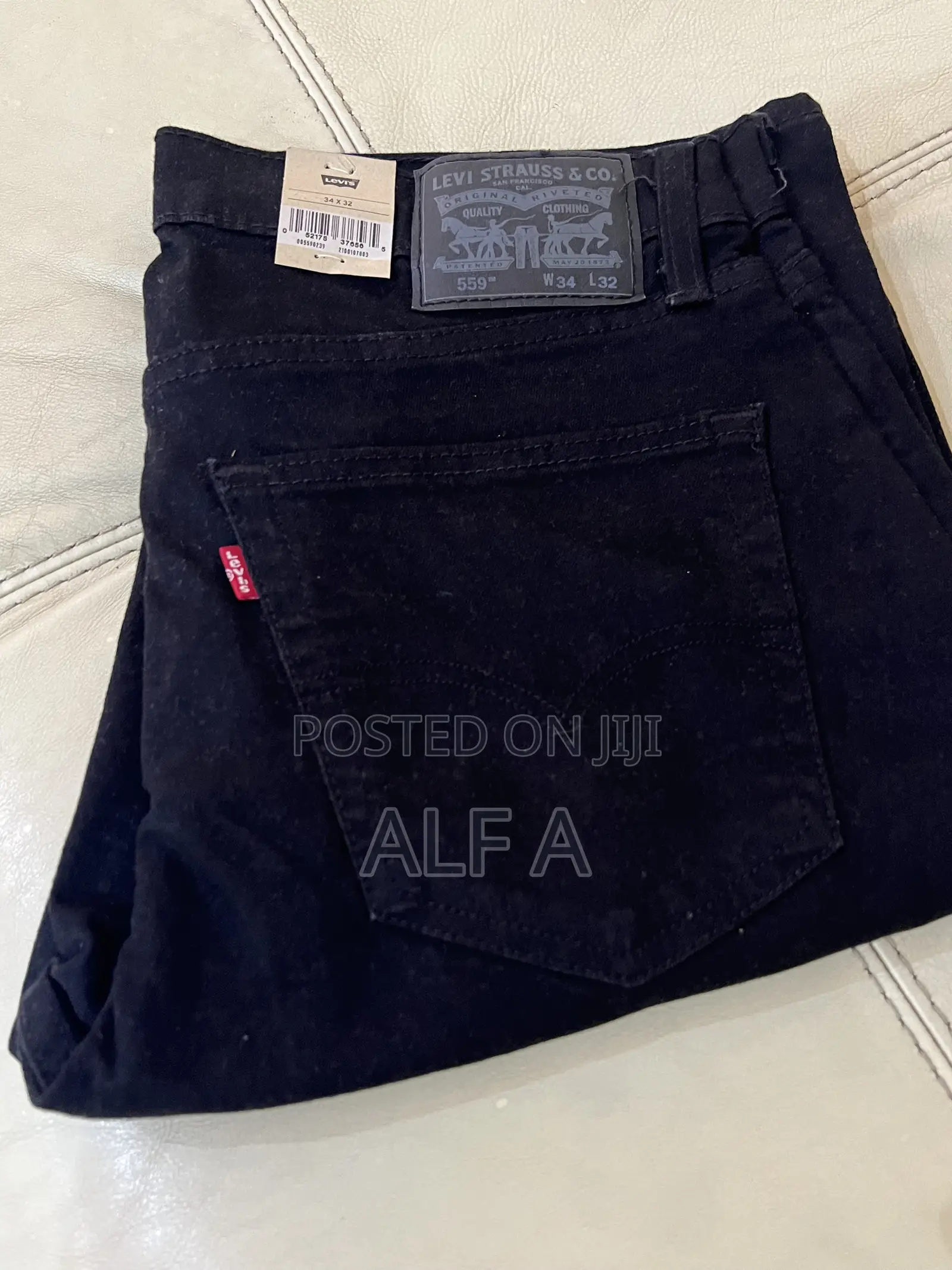  Brand New Levi’s 599 Relaxed Straight Jeans – Black