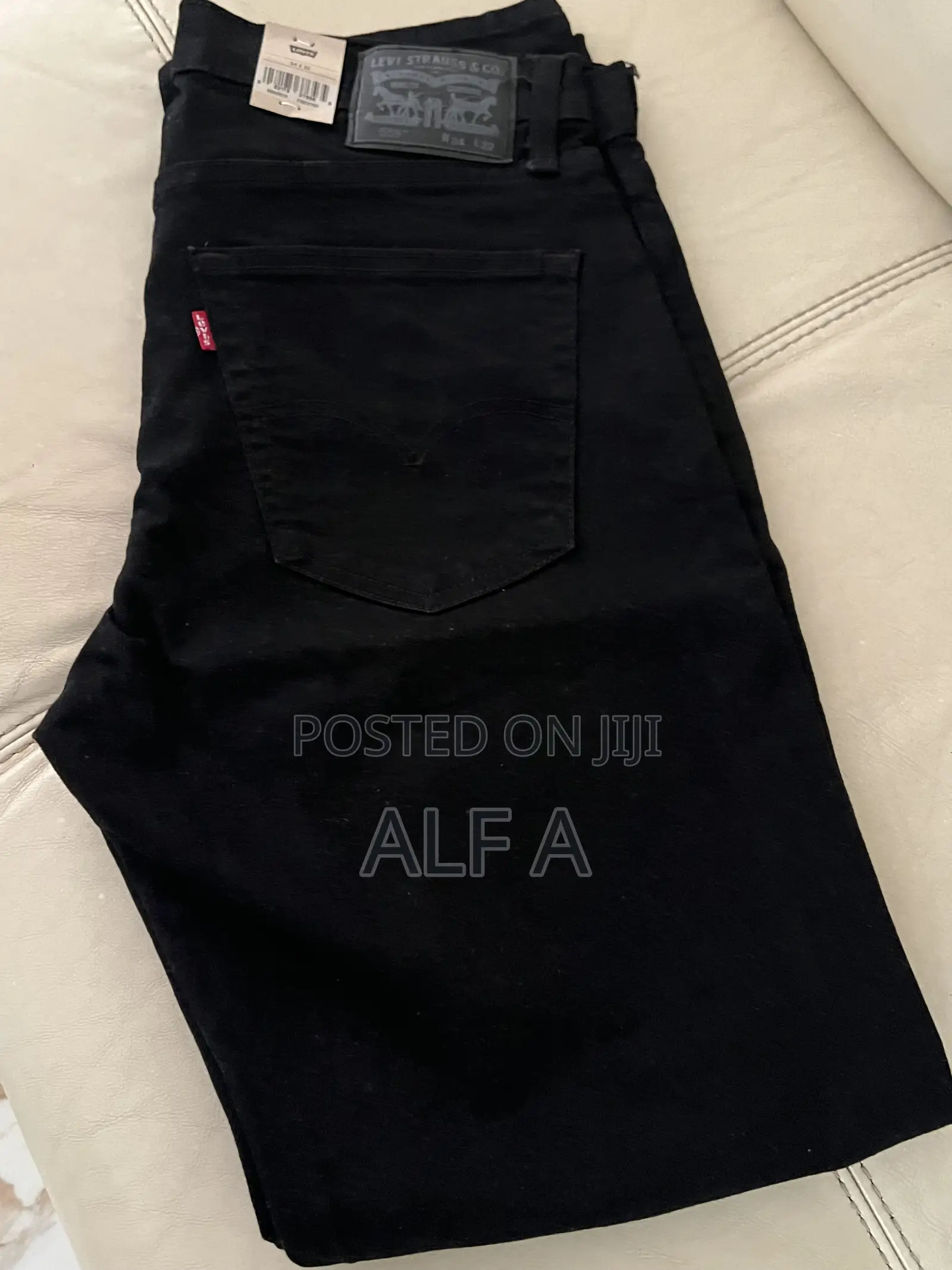  Brand New Levi’s 599 Relaxed Straight Jeans – Black