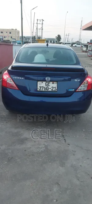 Nissan Versa 2013 Blue